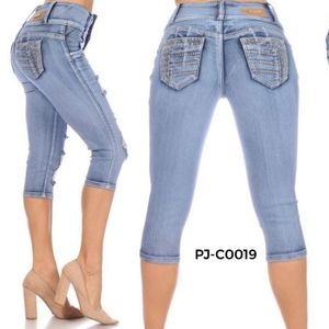 PJ-C0019 Colombian Design Push Up Levanta Cola Capri.